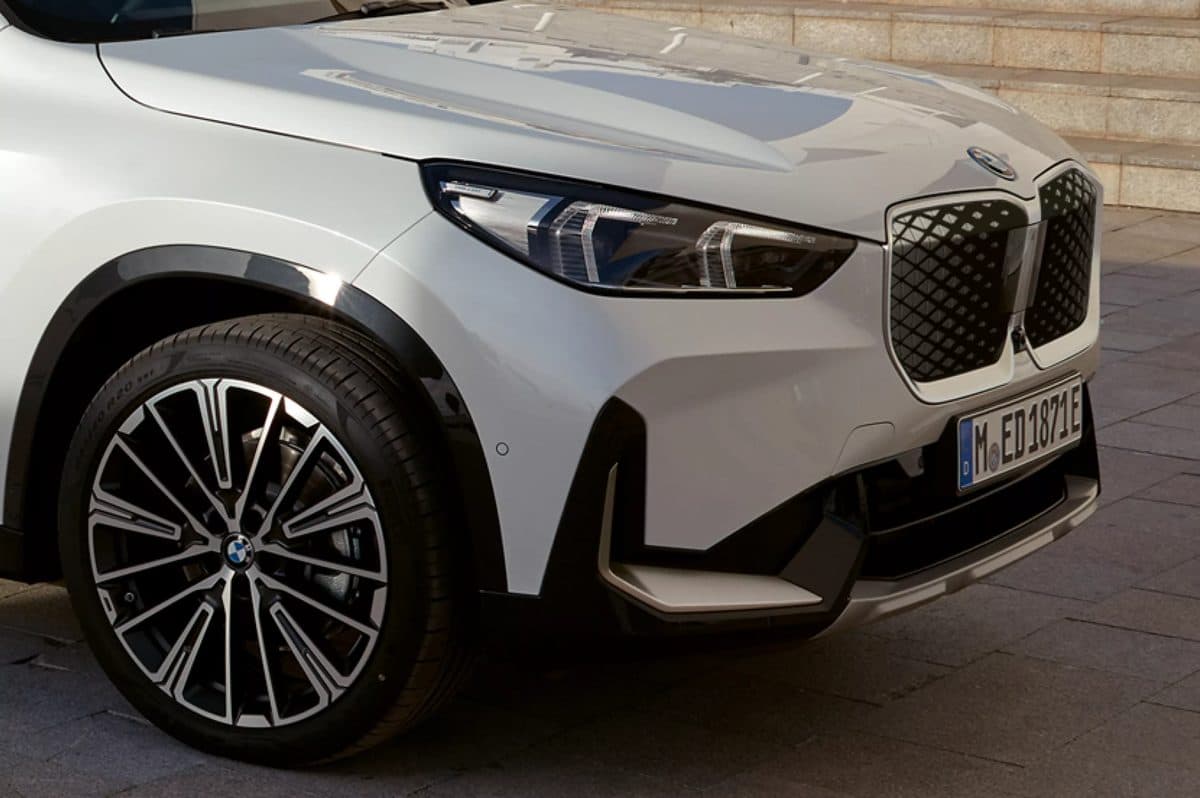 BMW iX1 tampak detail eksterior