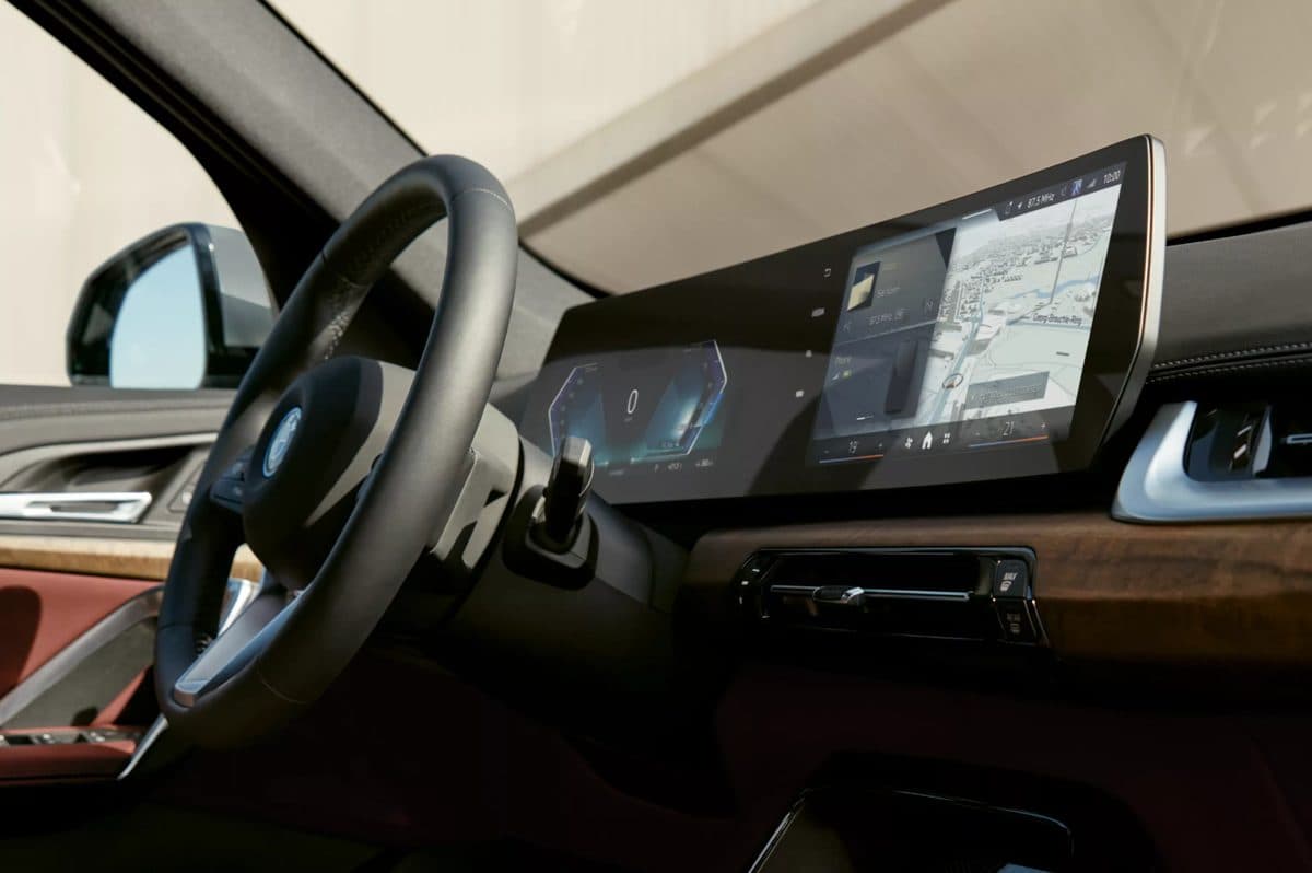 Interior dan dashboard BMW iX1