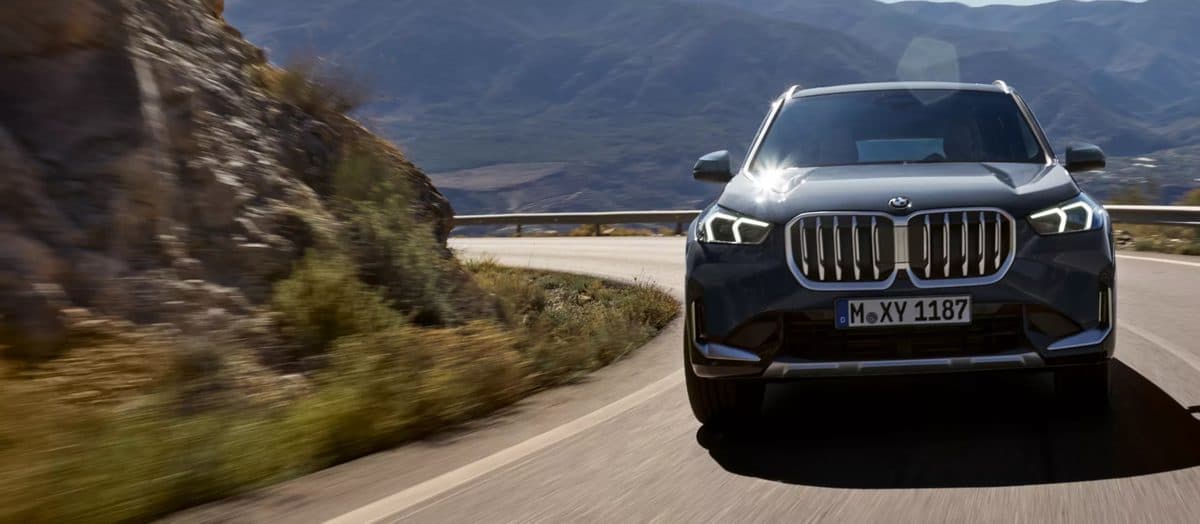BMW X1 tampak belakang